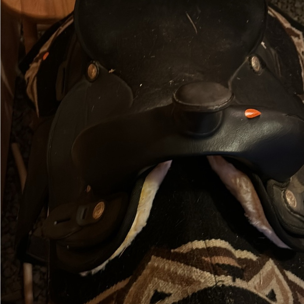 Abetta Saddle 15”